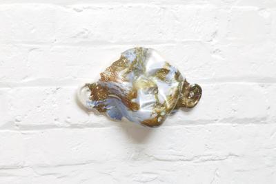 Cecilie Skov, Asta Lynge: Anne Face, 2017. Plaster, hydroprint. 