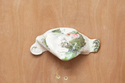 Cecilie Skov, Asta Lynge: Anne Face, 2017. Plaster, hydroprint. 