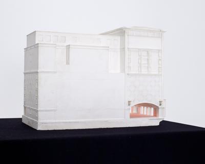Cecilie Skov, Stærekassen, 2015. Original model of Theatre Stærekassen - borrowed and repaired, spotlight, healing séance. Photo: Rebecca Krasnik. 