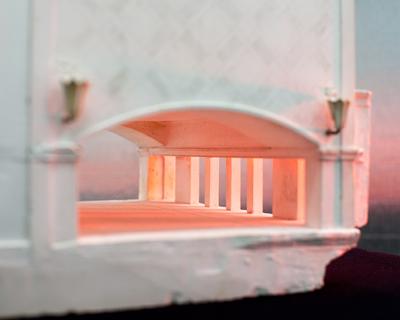 Cecilie Skov, Stærekassen, 2015. Original model of Theatre Stærekassen - borrowed and repaired, spotlight, healing séance. Photo: Rebecca Krasnik. 