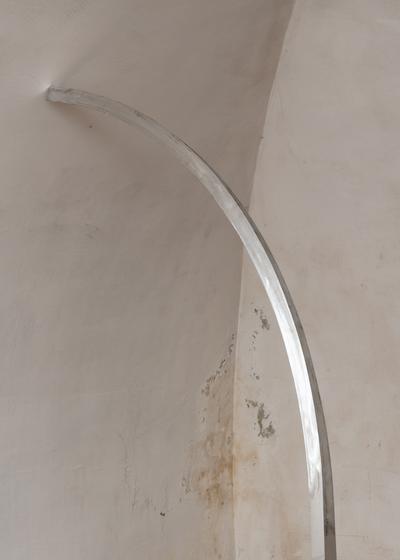 Cecilie Skov, Polished doors, cloth dripping, 2018. Aluminium, Jesmonite, glass fiber. Photo: David Stjernholm.