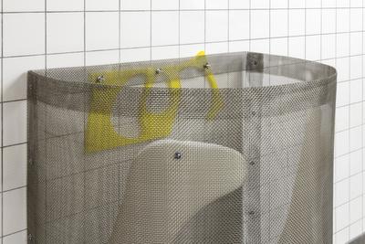 Spoon Spoon (Giggle), 2022. Steel, foam.
