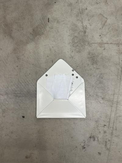 1:25, 2025. Pulverlakeret stål, bomuldsvæv, sølv. 
